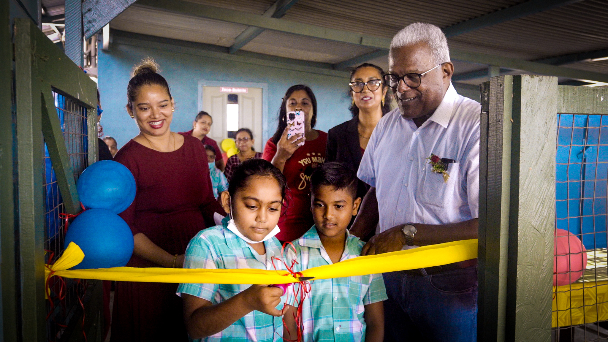 Staatsolie funds a new care classroom for O.S. Skroetjieweg in Nickerie.