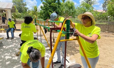 Helping Hands: Staatsolies vrijwilligersproject