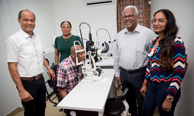 Staatsolie donates modern laser equipment to AZP to prevent blindness